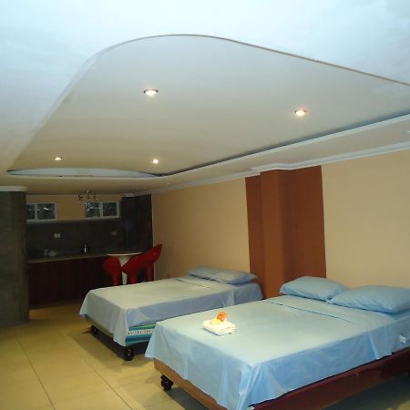 Hostaling Guayaquil Mercedes 外观 照片