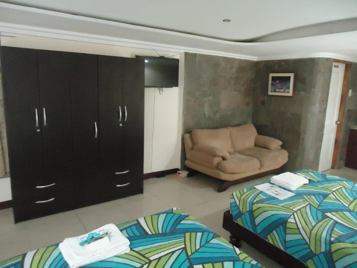 Hostaling Guayaquil Mercedes 外观 照片