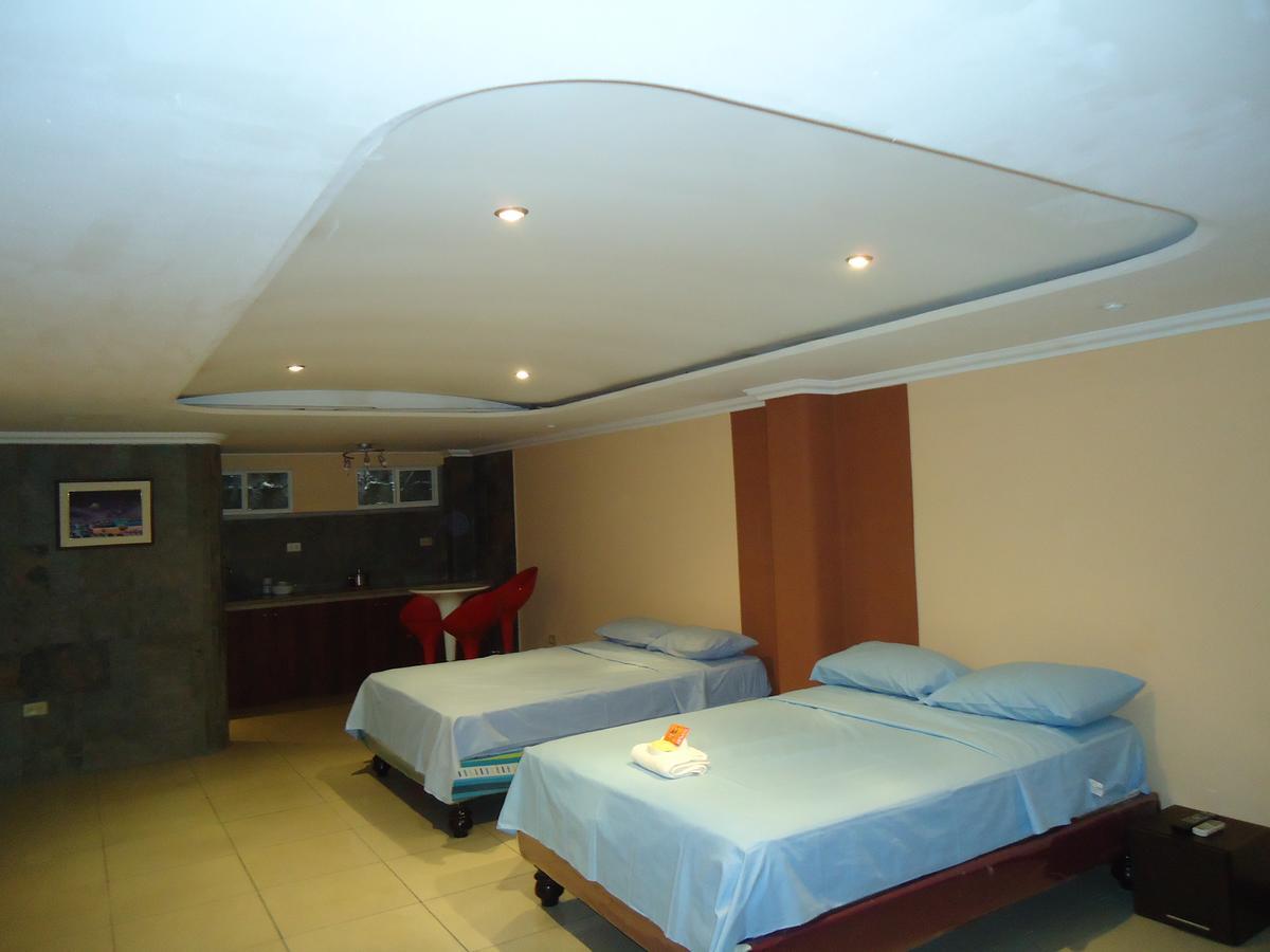 Hostaling Guayaquil Mercedes 外观 照片