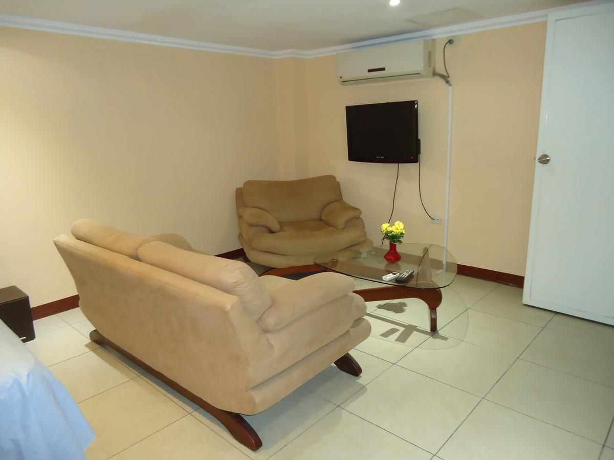 Hostaling Guayaquil Mercedes 外观 照片